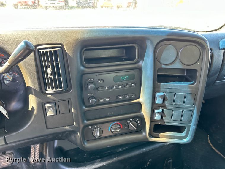 image for item EK4772 2003 Chevrolet C6500 box truck