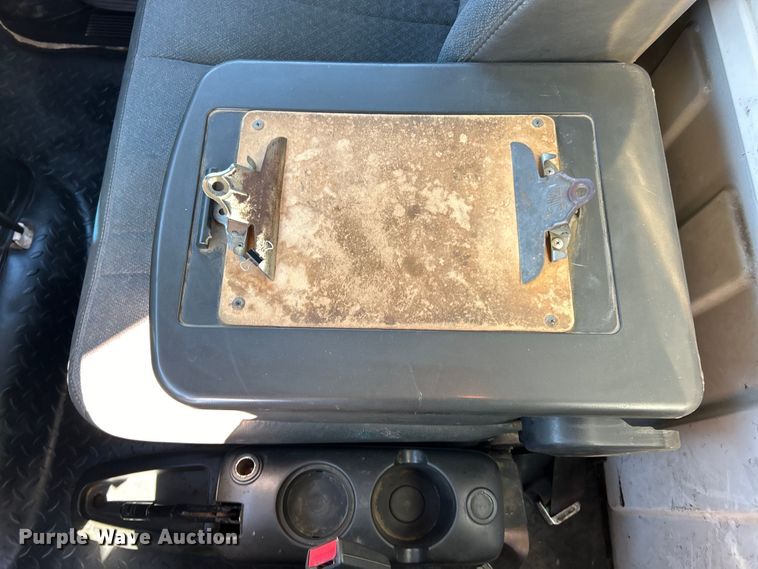 image for item EK4772 2003 Chevrolet C6500 box truck