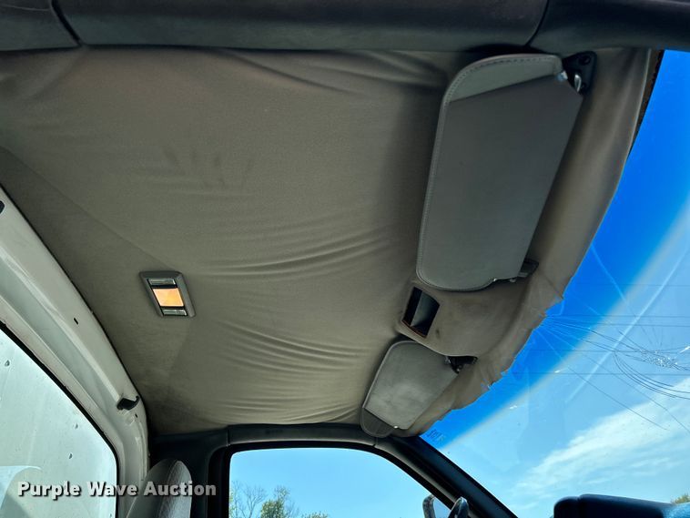 image for item EK4772 2003 Chevrolet C6500 box truck