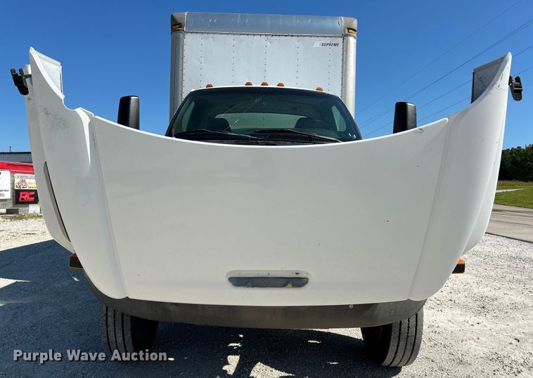 image for item EK4772 2003 Chevrolet C6500 box truck