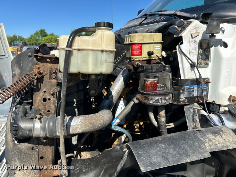 image for item EK4772 2003 Chevrolet C6500 box truck