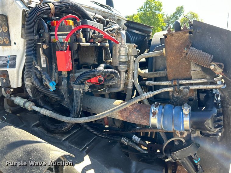 image for item EK4772 2003 Chevrolet C6500 box truck