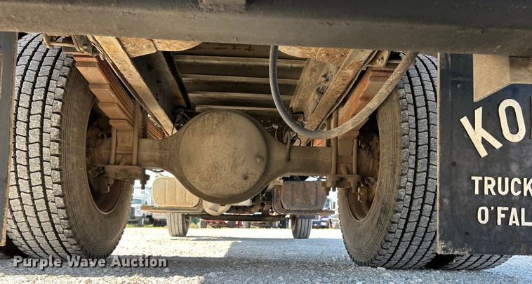 image for item EK4772 2003 Chevrolet C6500 box truck