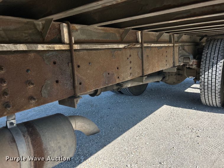 image for item EK4772 2003 Chevrolet C6500 box truck