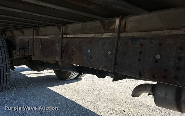 image for item EK4772 2003 Chevrolet C6500 box truck