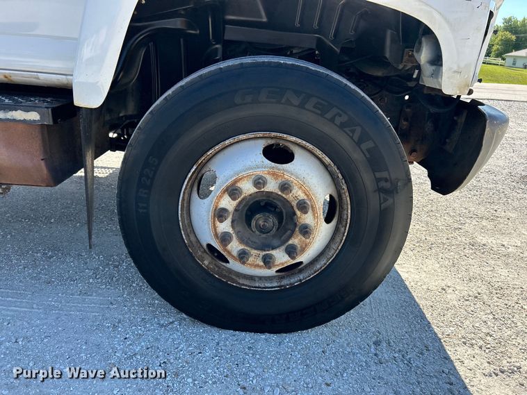 image for item EK4772 2003 Chevrolet C6500 box truck