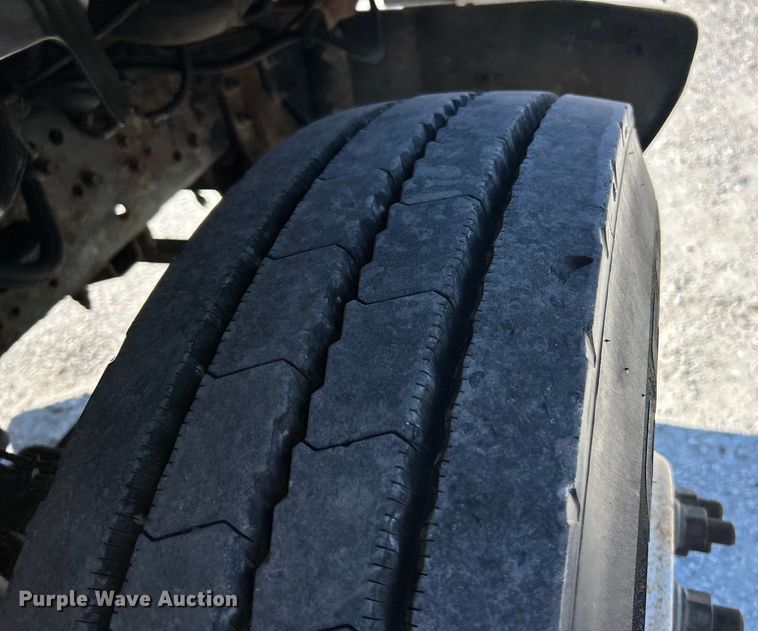 image for item EK4772 2003 Chevrolet C6500 box truck