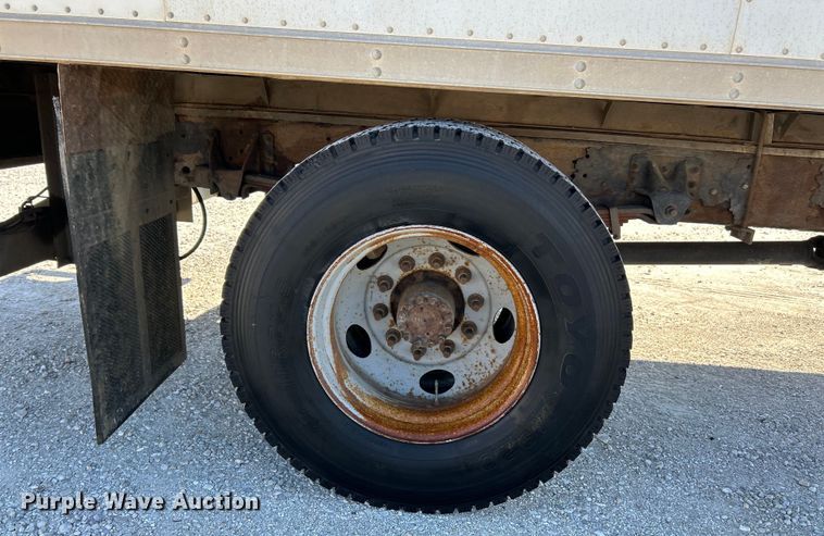 image for item EK4772 2003 Chevrolet C6500 box truck