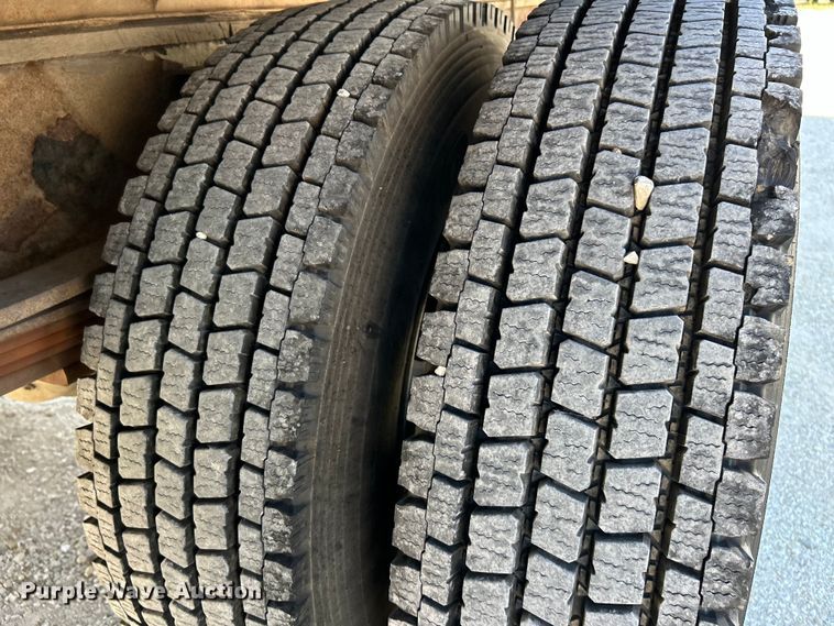 image for item EK4772 2003 Chevrolet C6500 box truck