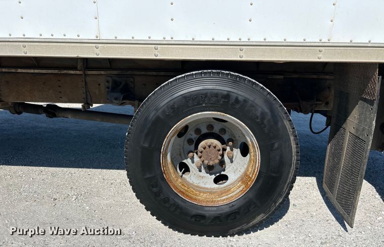 image for item EK4772 2003 Chevrolet C6500 box truck