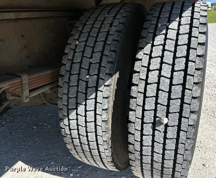 image for item EK4772 2003 Chevrolet C6500 box truck