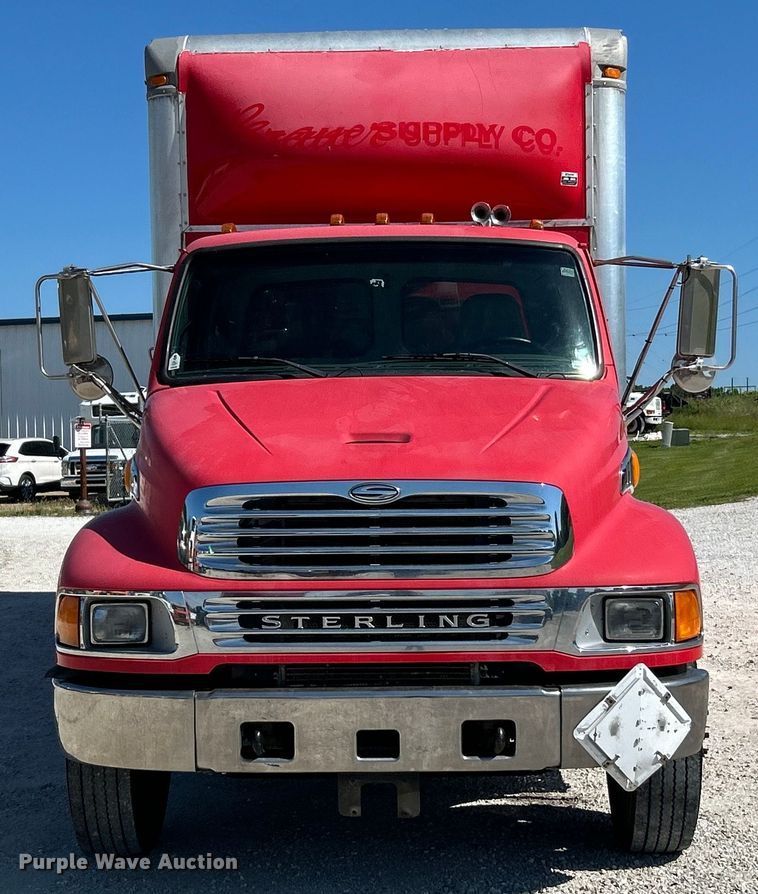 image for item EK4819 2007 Sterling Acterra box truck