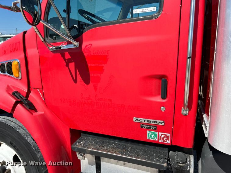 image for item EK4819 2007 Sterling Acterra box truck