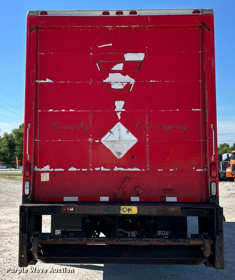 image for item EK4819 2007 Sterling Acterra box truck