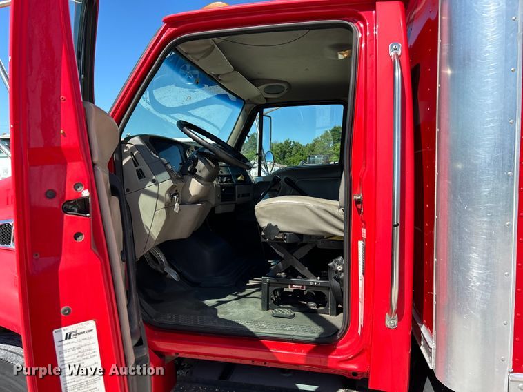 image for item EK4819 2007 Sterling Acterra box truck