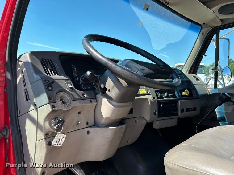 image for item EK4819 2007 Sterling Acterra box truck