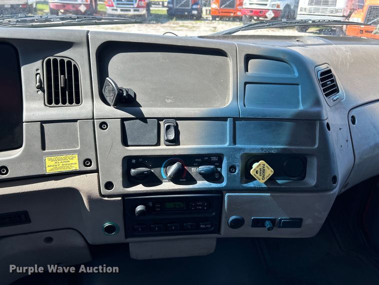 image for item EK4819 2007 Sterling Acterra box truck