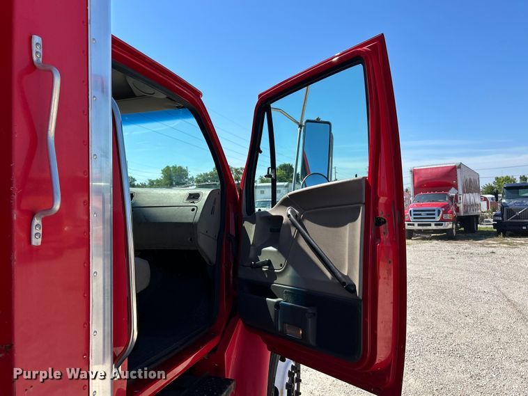 image for item EK4819 2007 Sterling Acterra box truck