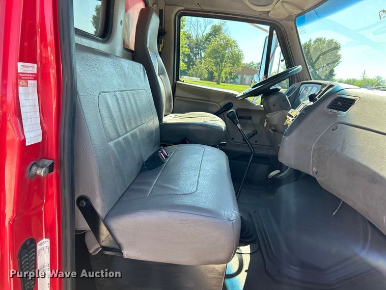 image for item EK4819 2007 Sterling Acterra box truck