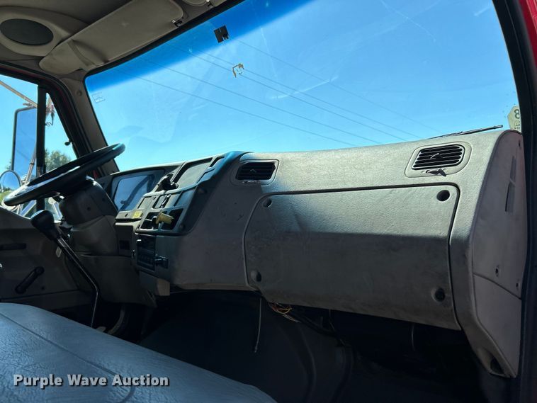 image for item EK4819 2007 Sterling Acterra box truck