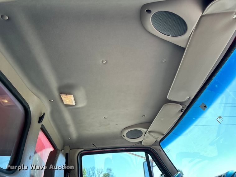 image for item EK4819 2007 Sterling Acterra box truck