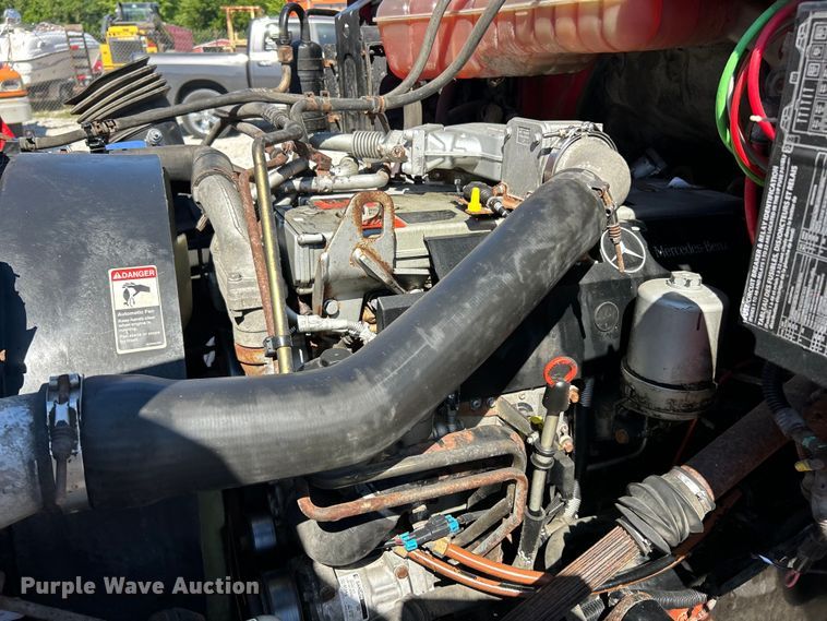 image for item EK4819 2007 Sterling Acterra box truck