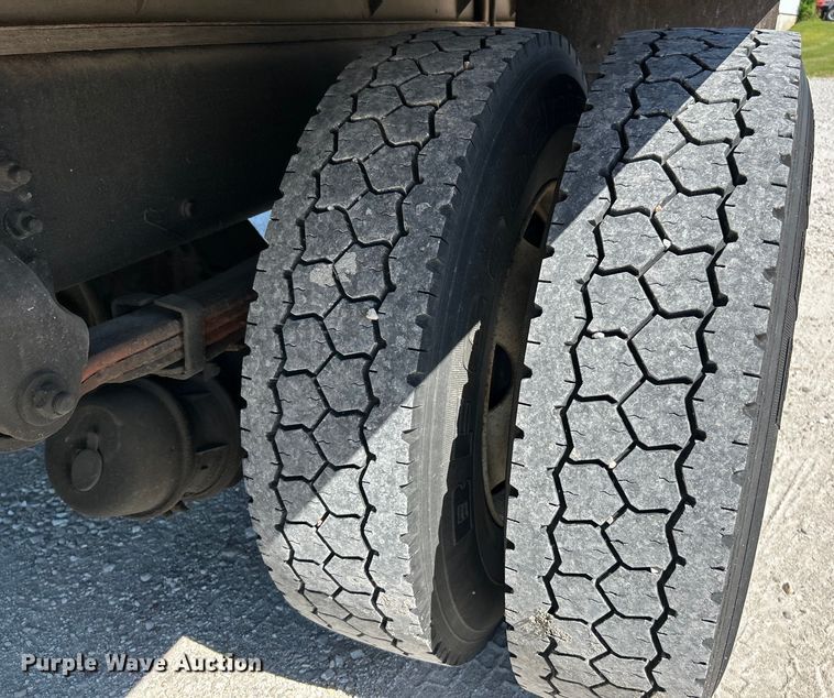 image for item EK4819 2007 Sterling Acterra box truck