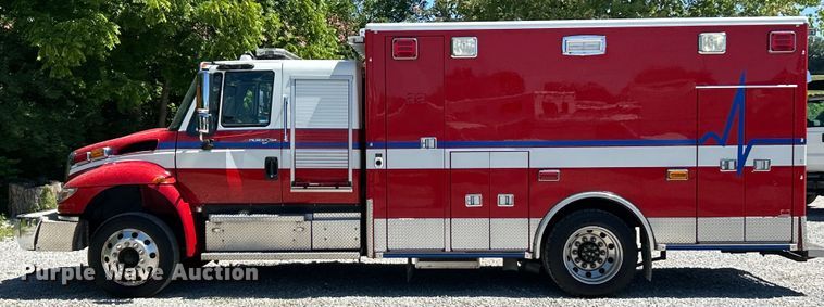image for item EK4821 2012 International  Dura Star 4400 ambulance