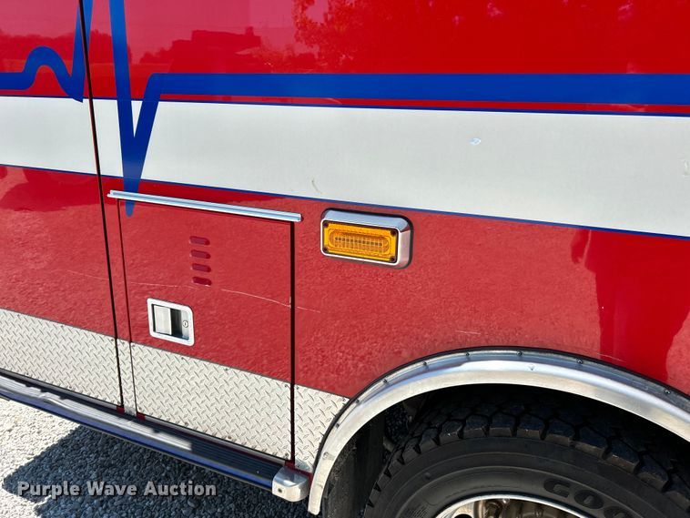 image for item EK4821 2012 International  Dura Star 4400 ambulance