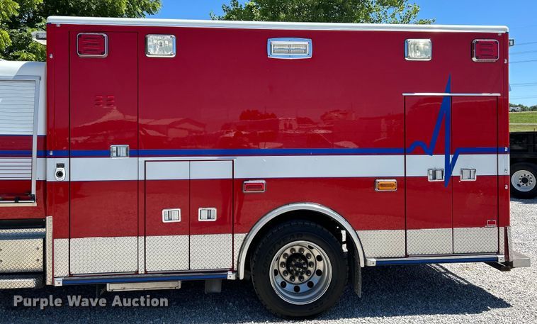 image for item EK4821 2012 International  Dura Star 4400 ambulance