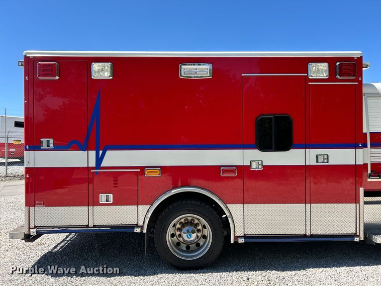 image for item EK4821 2012 International  Dura Star 4400 ambulance