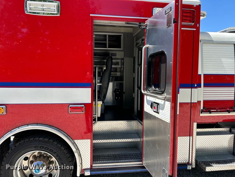 image for item EK4821 2012 International  Dura Star 4400 ambulance