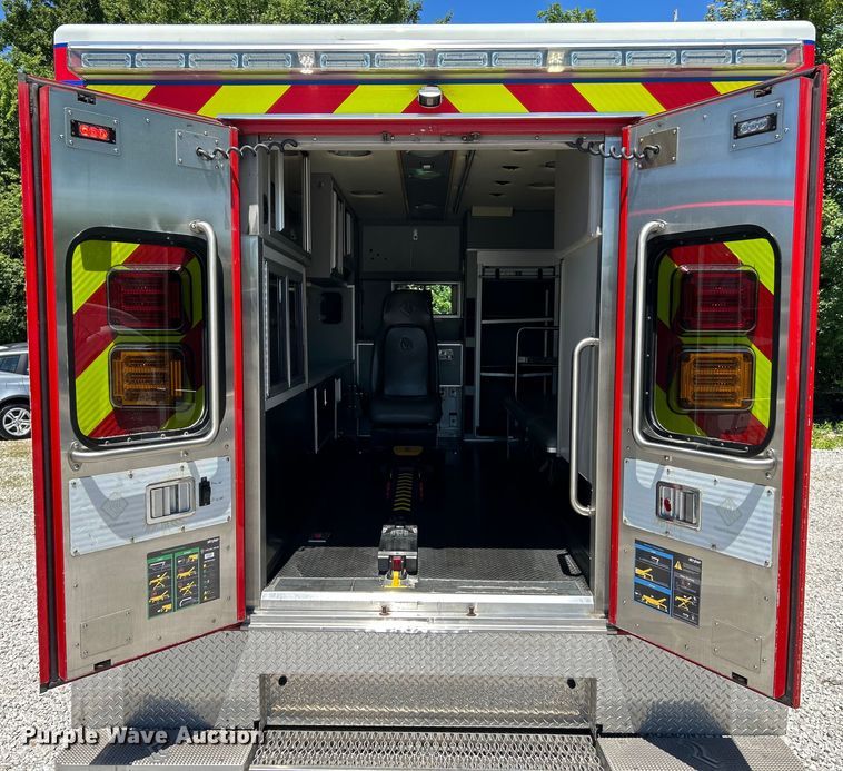 image for item EK4821 2012 International  Dura Star 4400 ambulance