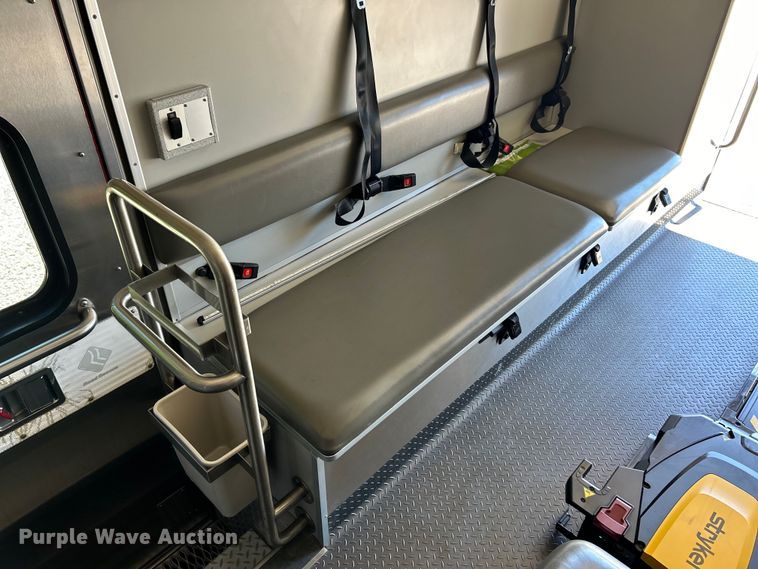 image for item EK4821 2012 International  Dura Star 4400 ambulance