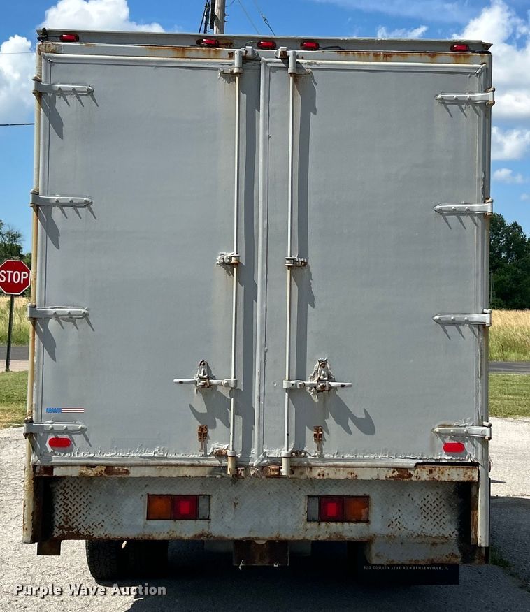 image for item EK4836 2015 Mitsubishi  Fuso FE130 box truck