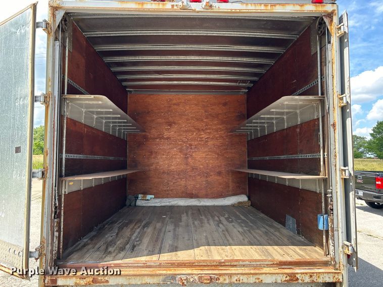 image for item EK4836 2015 Mitsubishi  Fuso FE130 box truck