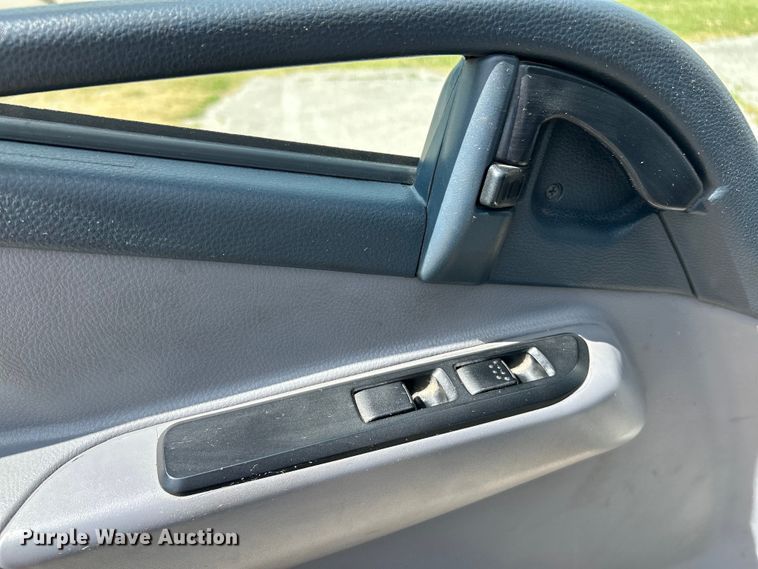 image for item EK4836 2015 Mitsubishi  Fuso FE130 box truck