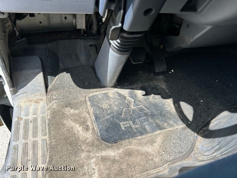 image for item EK4836 2015 Mitsubishi  Fuso FE130 box truck