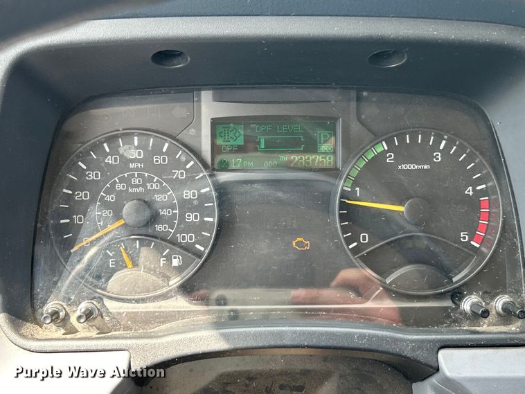 image for item EK4836 2015 Mitsubishi  Fuso FE130 box truck