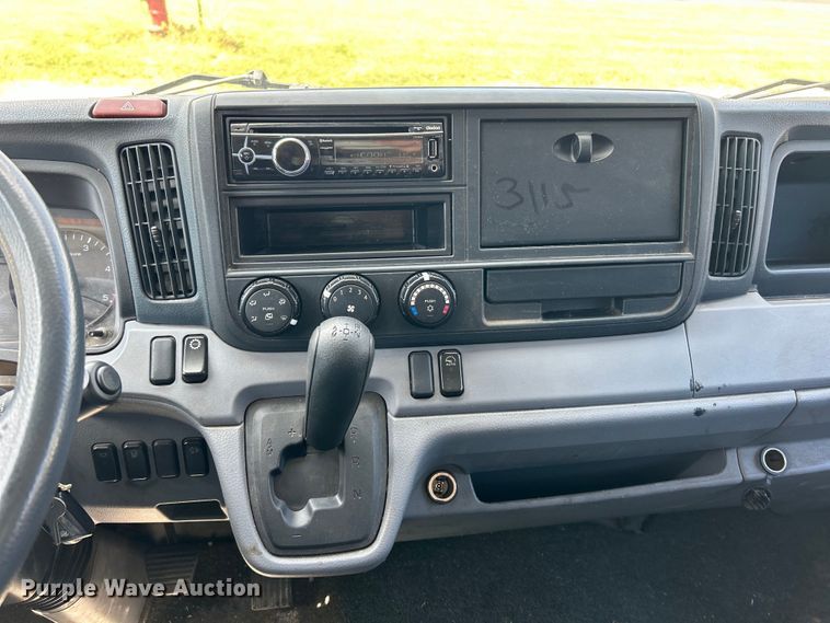 image for item EK4836 2015 Mitsubishi  Fuso FE130 box truck