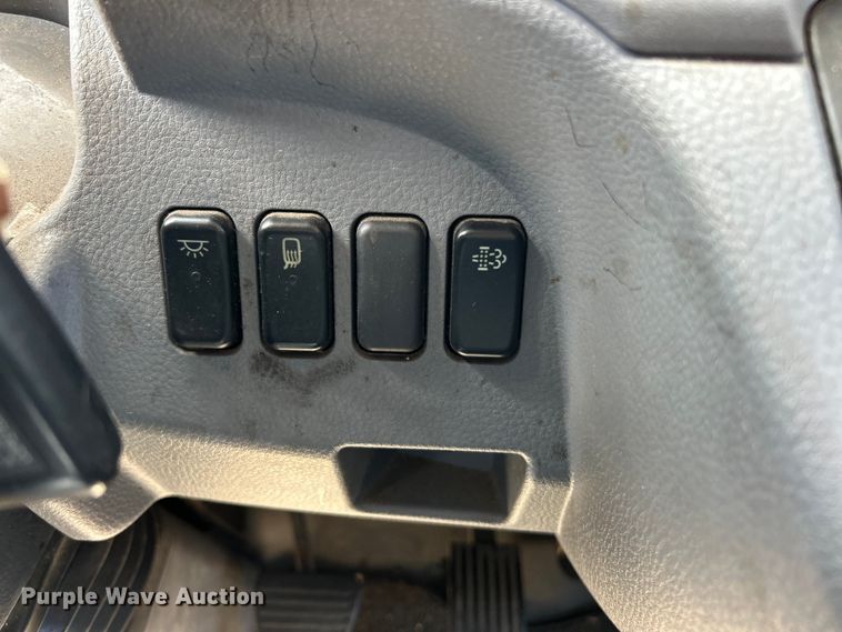 image for item EK4836 2015 Mitsubishi  Fuso FE130 box truck