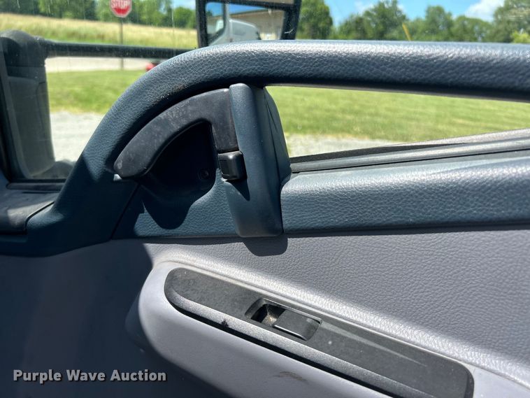 image for item EK4836 2015 Mitsubishi  Fuso FE130 box truck