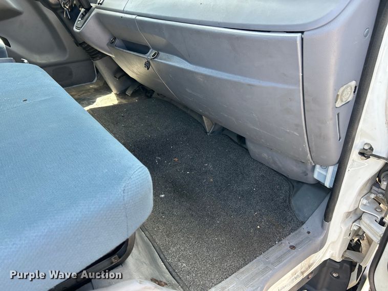 image for item EK4836 2015 Mitsubishi  Fuso FE130 box truck