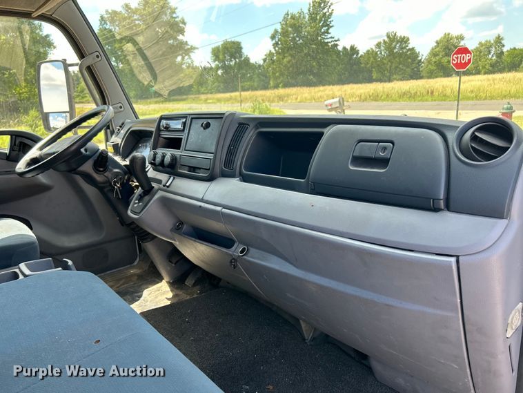 image for item EK4836 2015 Mitsubishi  Fuso FE130 box truck