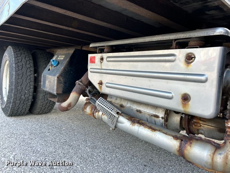 image for item EK4836 2015 Mitsubishi  Fuso FE130 box truck