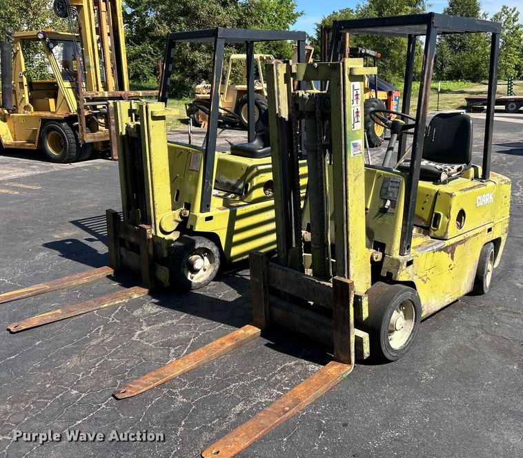image for item EK4861 Clark forklift