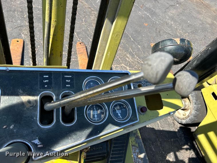 image for item EK4861 Clark forklift