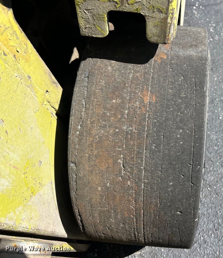 image for item EK4861 Clark forklift