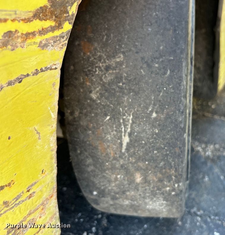 image for item EK4861 Clark forklift