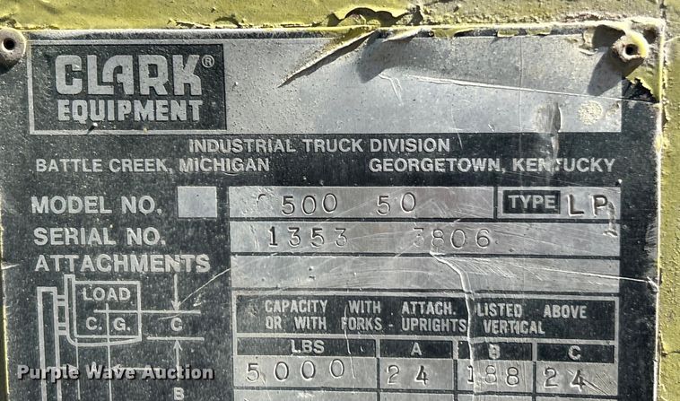 image for item EK4861 Clark forklift
